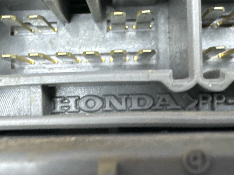 Блок предохранителей салонный Honda Civic 4D