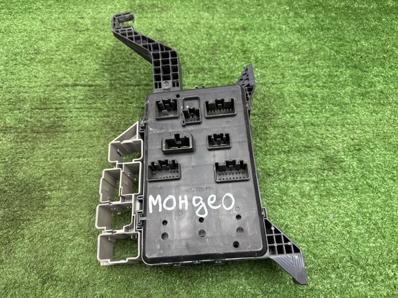 Блок предохранителей Ford Mondeo 3