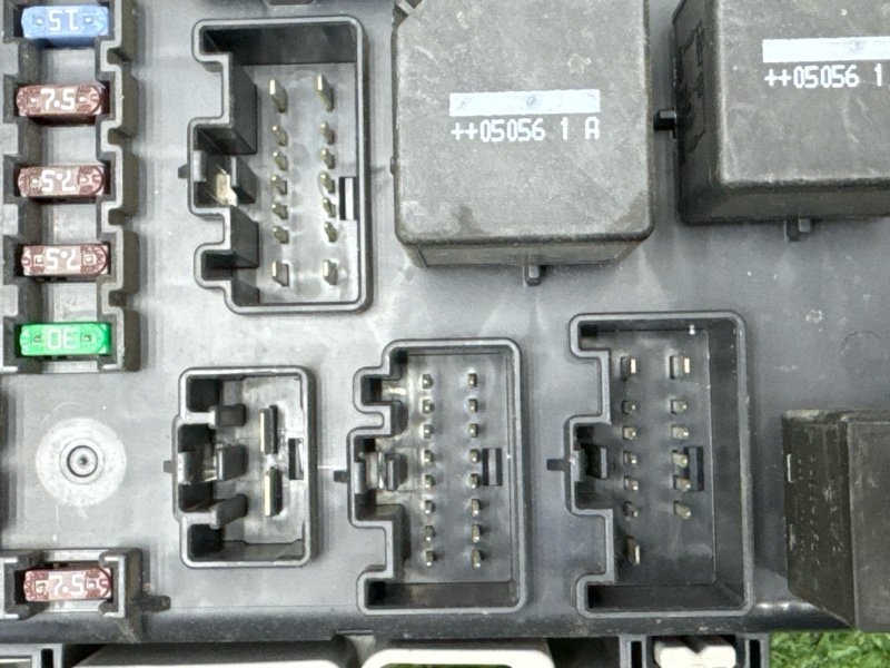 Блок предохранителей Ford Mondeo 3