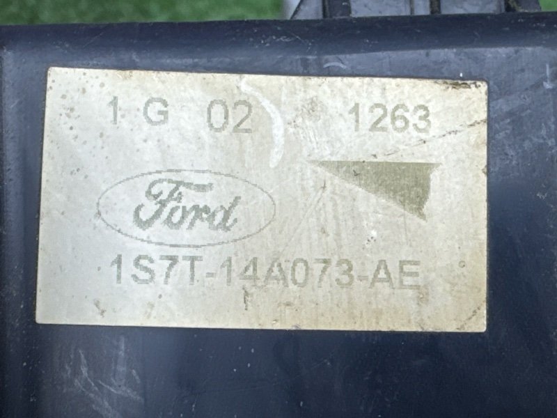 Блок предохранителей салонный Ford Mondeo 3