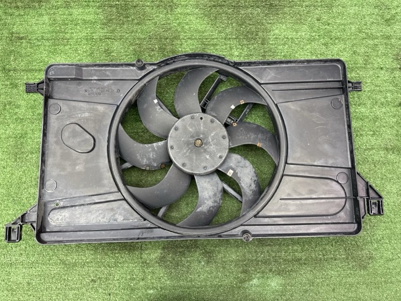 Вентилятор охлаждения радиатора Ford Focus 2