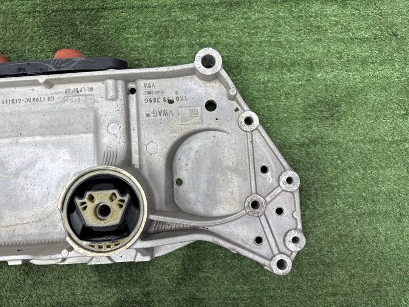 Подрамник Балка Skoda Octavia A5