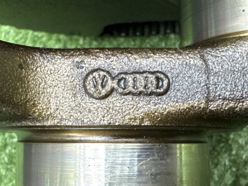 Коленвал Skoda Octavia A4