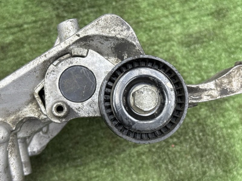 Кронштейн генератора Skoda Octavia A5