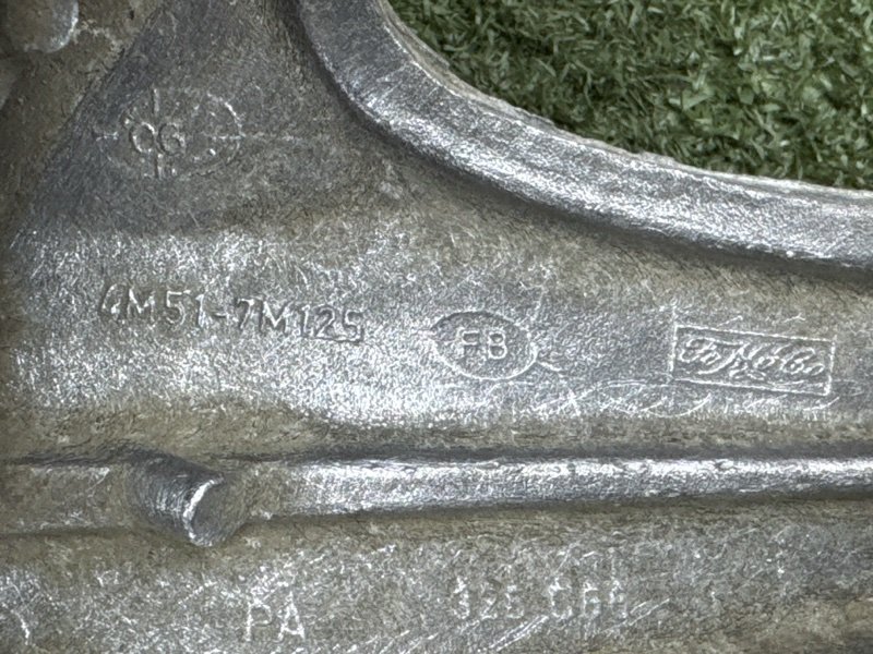 Кронштейн кпп Ford Focus 2