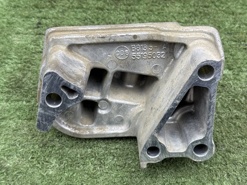 Кронштейн двигателя Fiat Punto