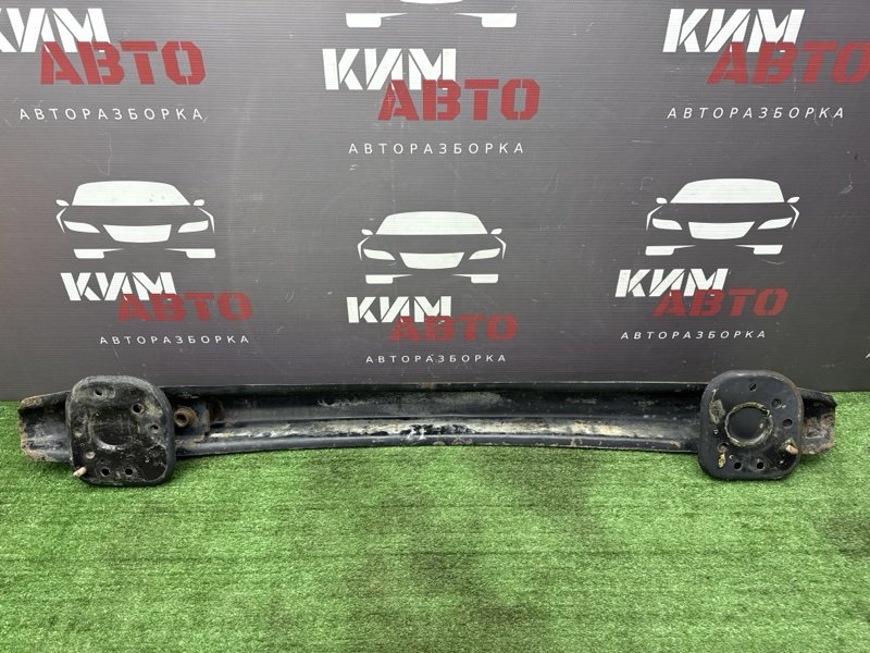 Усилитель бампера Peugeot 307