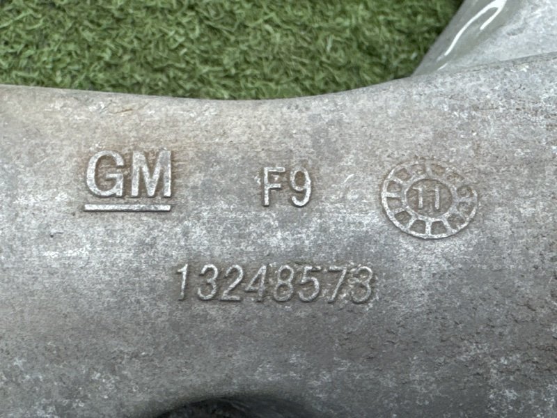 Кронштейн кпп Opel Astra GTC J