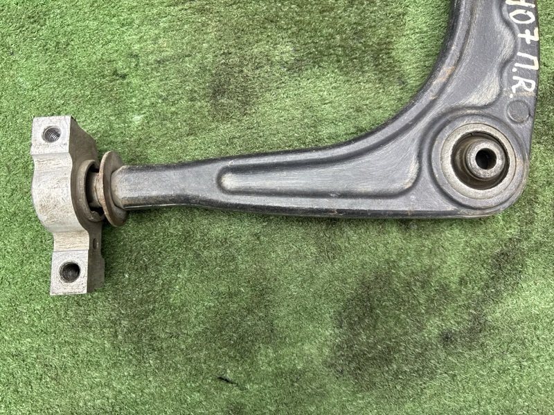 Рычаг подвески Peugeot 407
