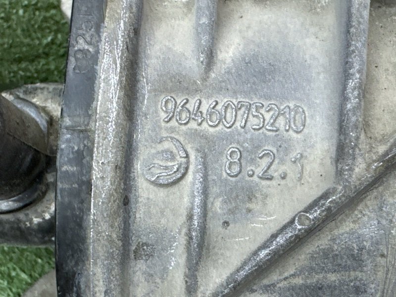 Насос водяной (помпа) Peugeot 207