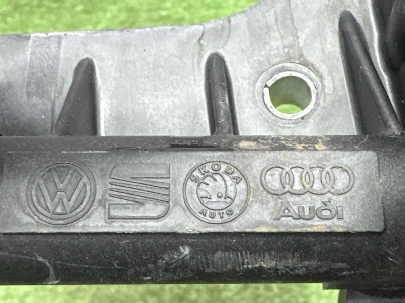 Корпус термостата Skoda Fabia 2