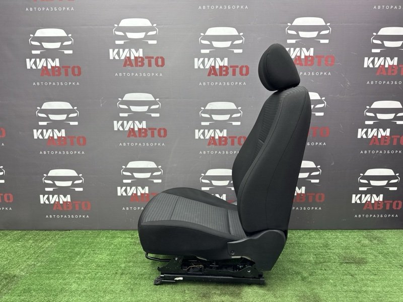 Сиденья передние комплект Kia Rio 4
