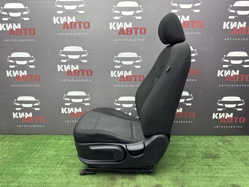 Сиденья передние комплект Kia Rio 4
