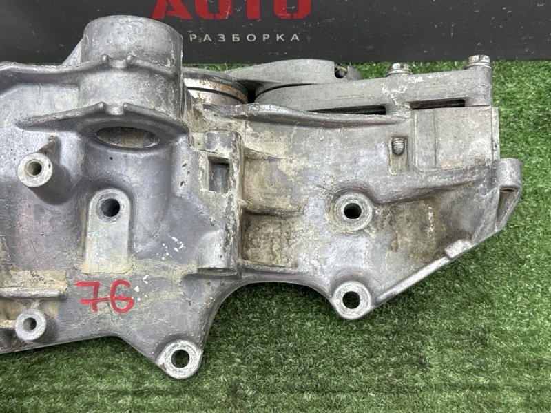 Кронштейн генератора Volkswagen Passat B5
