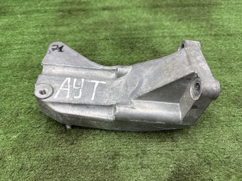 Кронштейн опоры двигателя Mitsubishi Outlander 3