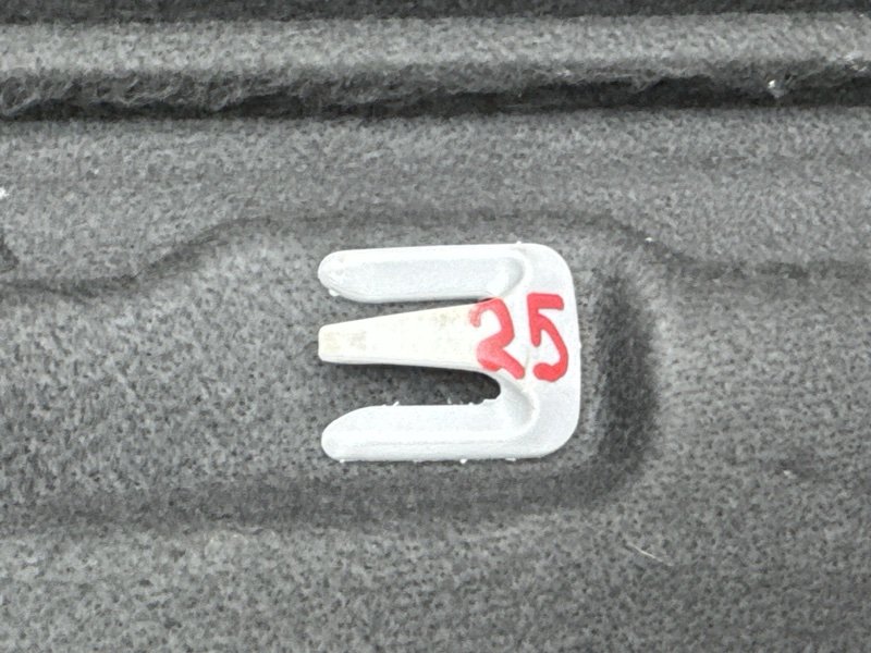Полка багажника Skoda Octavia A5