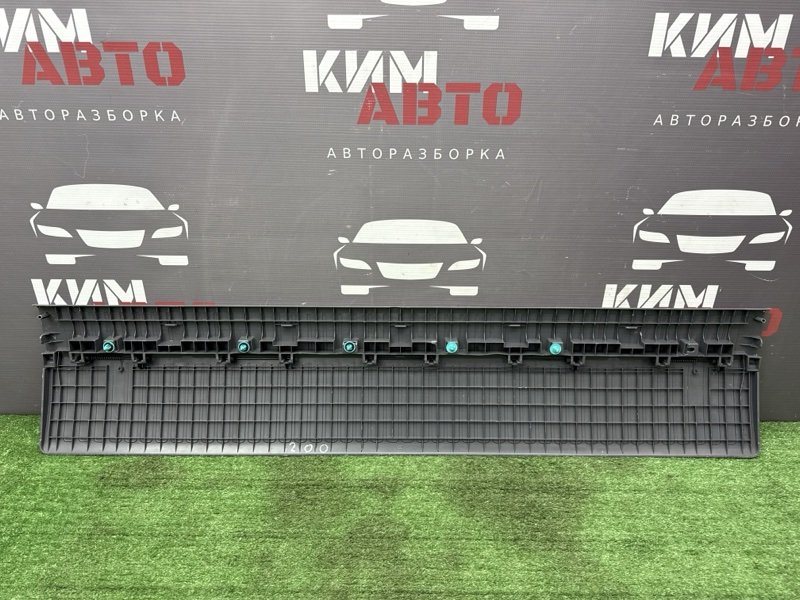 Обшивка багажника Toyota Land Cruiser 200