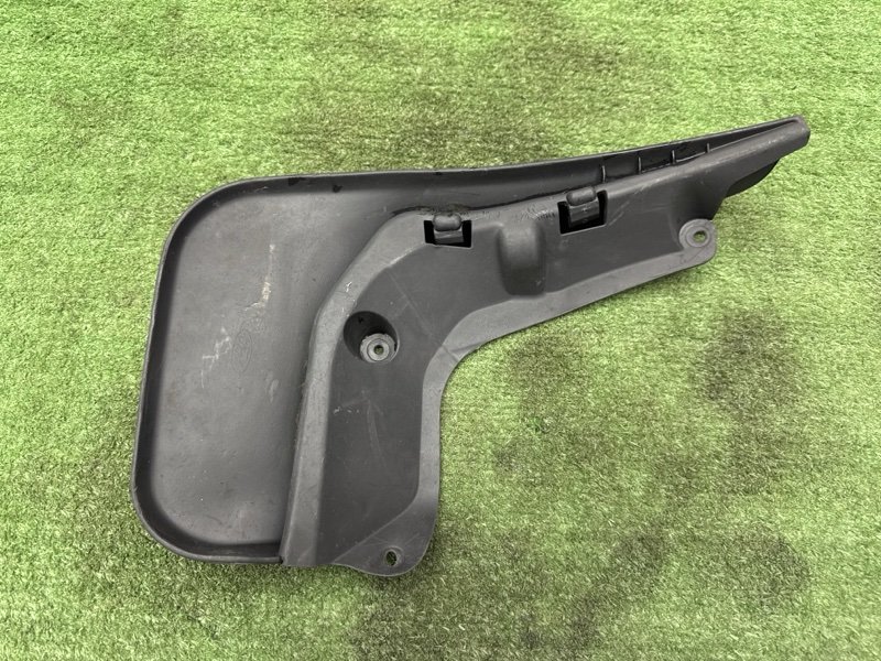 Брызговик Ford Focus 3