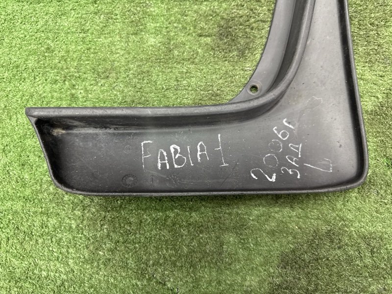 Брызговик Skoda Fabia 1