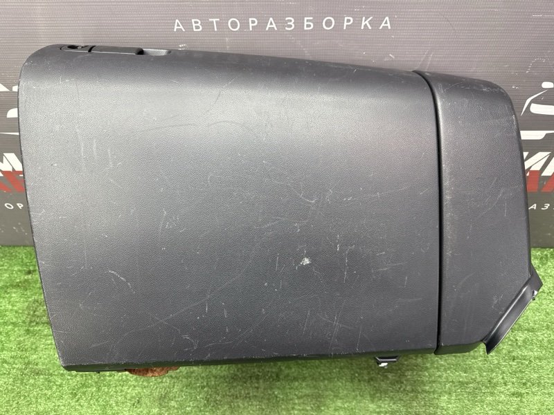 Бардачок Mazda 3