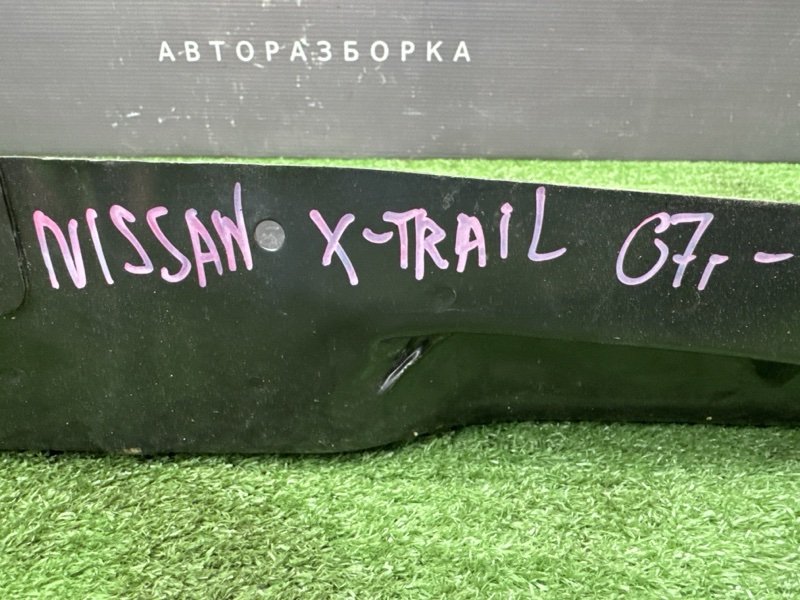 Панель передняя(телевизор) Nissan X-Trail