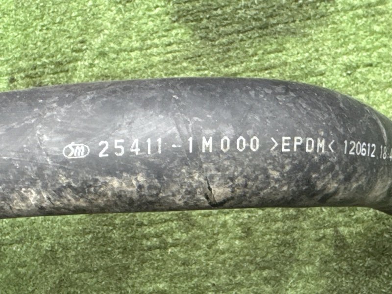 Патрубок радиатора верхний Kia Cerato 2