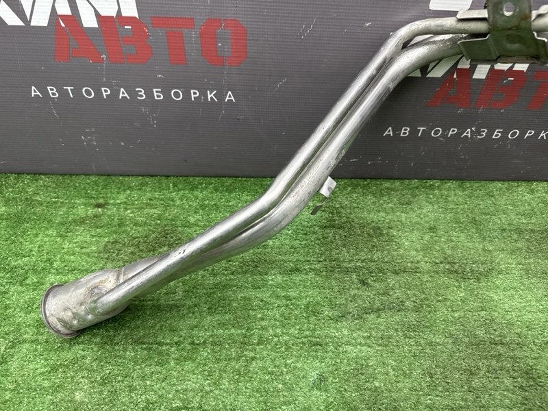Горловина топливного бака Ford Focus 2