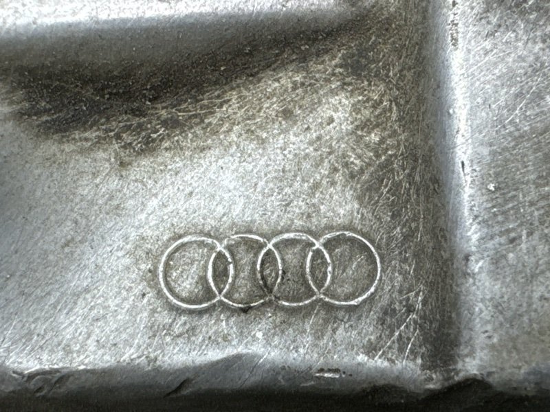 Рычаг подвески нижний Volkswagen Passat B5