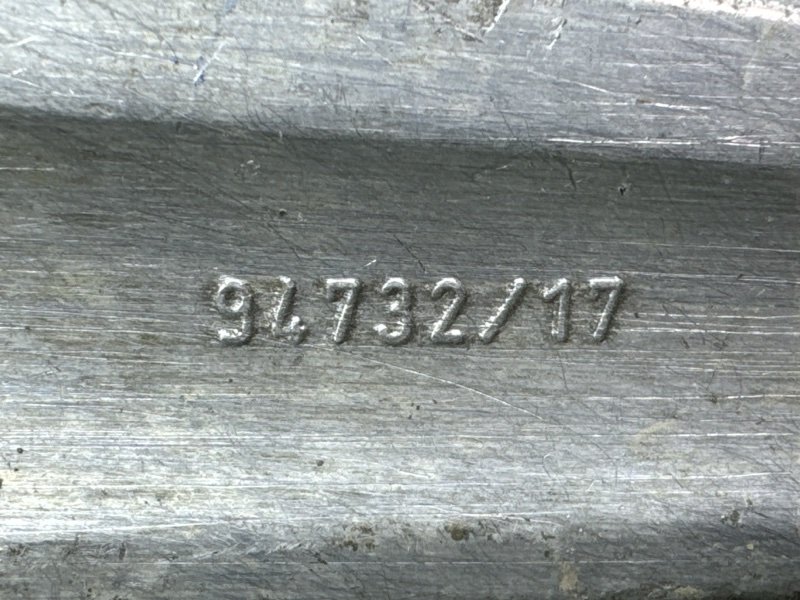 Рычаг подвески нижний Volkswagen Passat B5