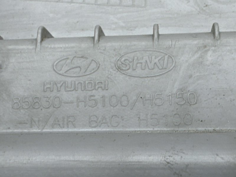 Накладка центральной стойки верхняя Hyundai Solaris 2 2018 HCR