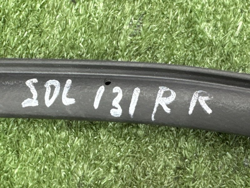 Уплотнитель двери Hyundai Solaris 2 2018 HCR