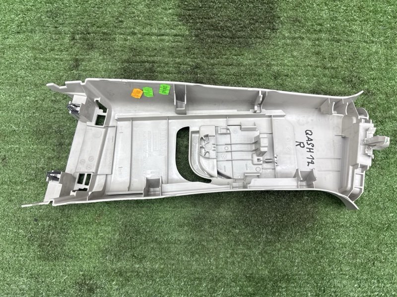 Накладка центральной стойки верхняя Nissan QASHQAI 2016 J11