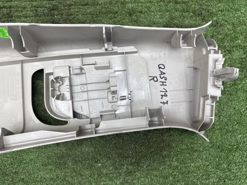 Накладка центральной стойки верхняя Nissan QASHQAI 2016 J11