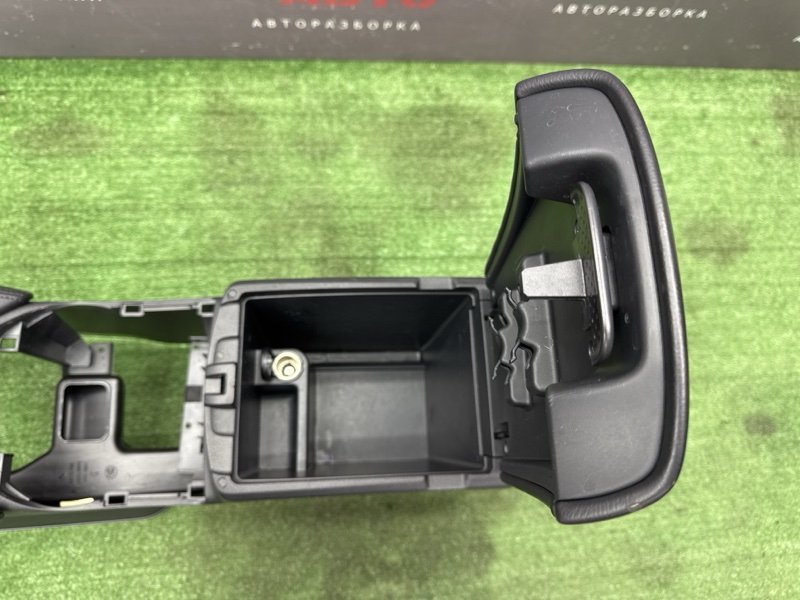 Центральная консоль с подлокотником и воздуховодами Nissan QASHQAI 2016 J11