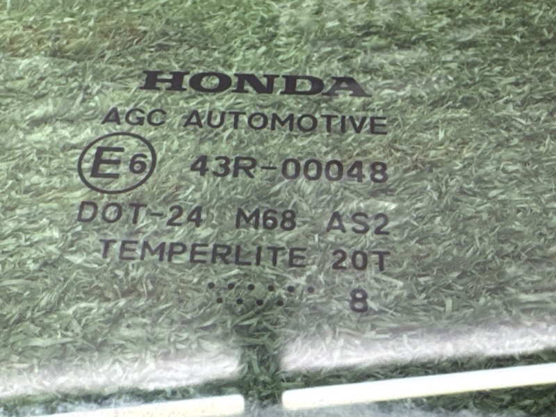 Стекло двери Honda Civic 5D