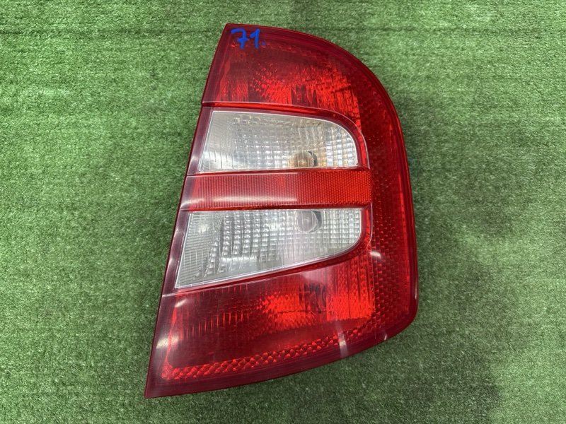 Фонарь Skoda Fabia 1