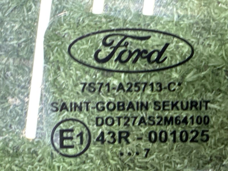 Стекло двери Ford Mondeo 4