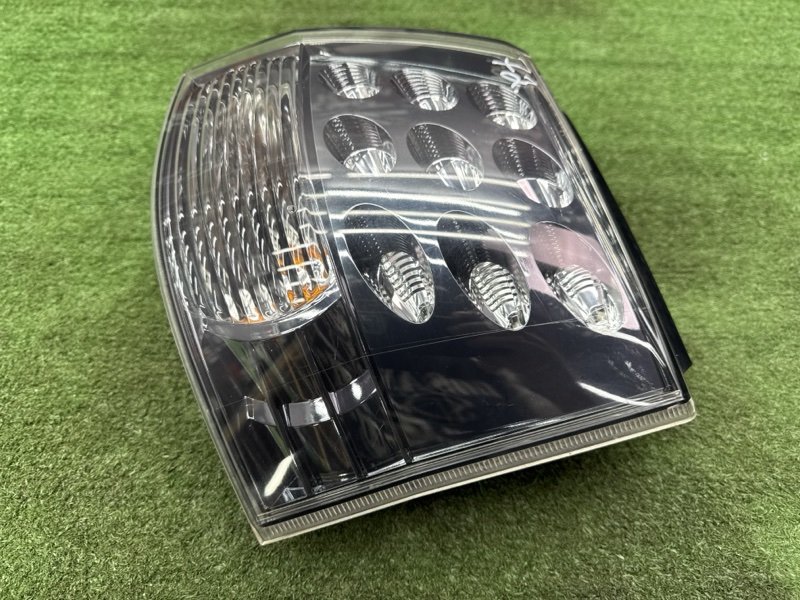 Фонарь Mitsubishi Outlander 2