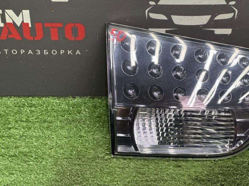 Фонарь в крышку багажника Mitsubishi Outlander XL
