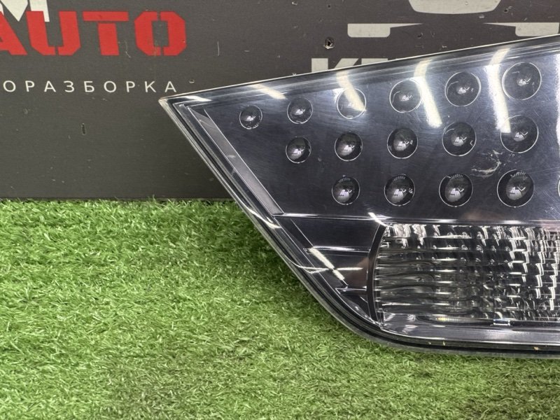 Фонарь в крышку багажника Mitsubishi Outlander XL