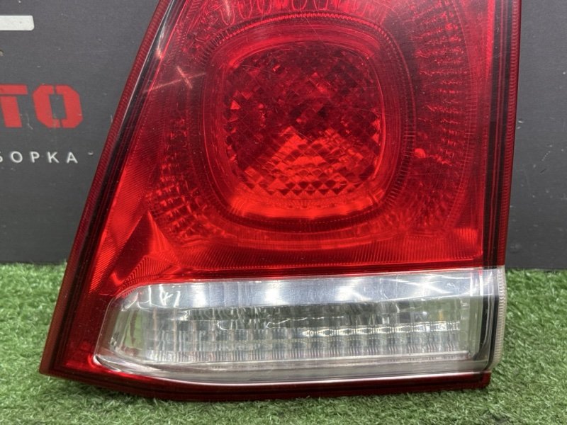 Фонарь в крышку багажника Toyota Land Cruiser 200
