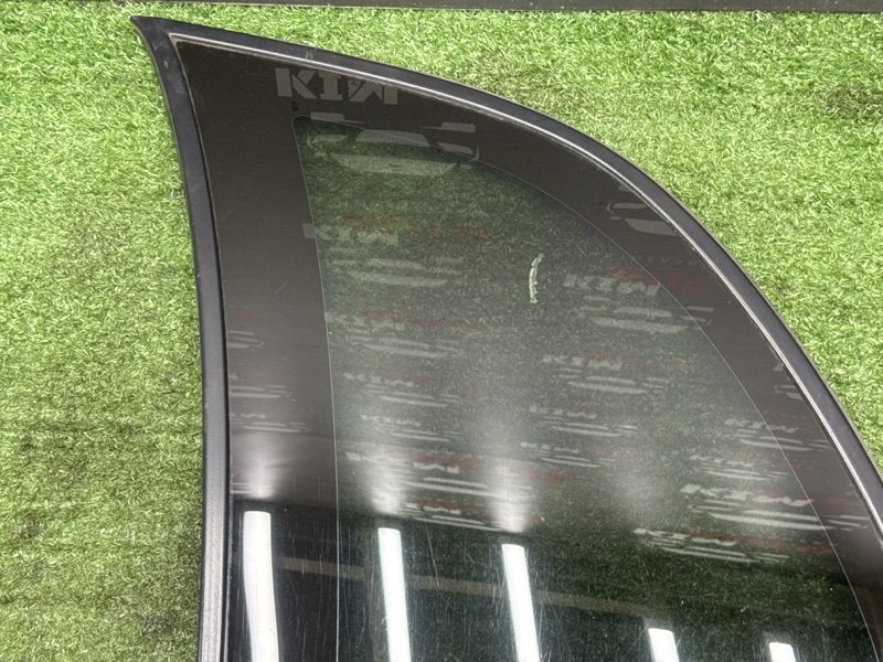 Стекло глухое заднее Opel Corsa