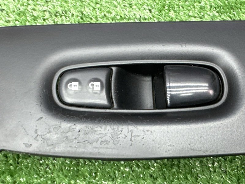 Кнопка стеклоподъемника Nissan QASHQAI 2016 J11