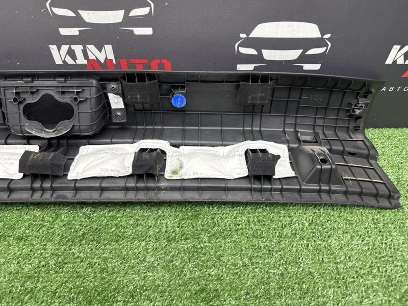 Накладка замка багажника Kia Ceed 3 2021 SW