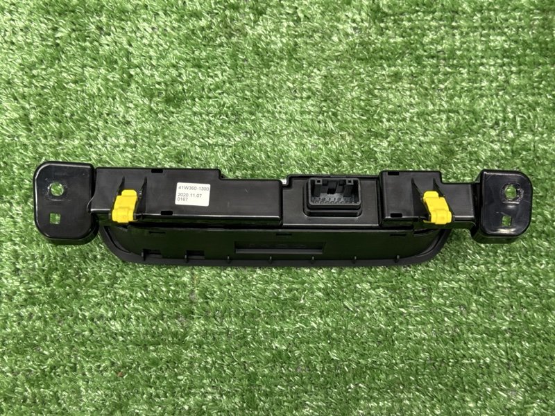 Кнопка аварийной сигнализации Kia Ceed 3 2021 SW