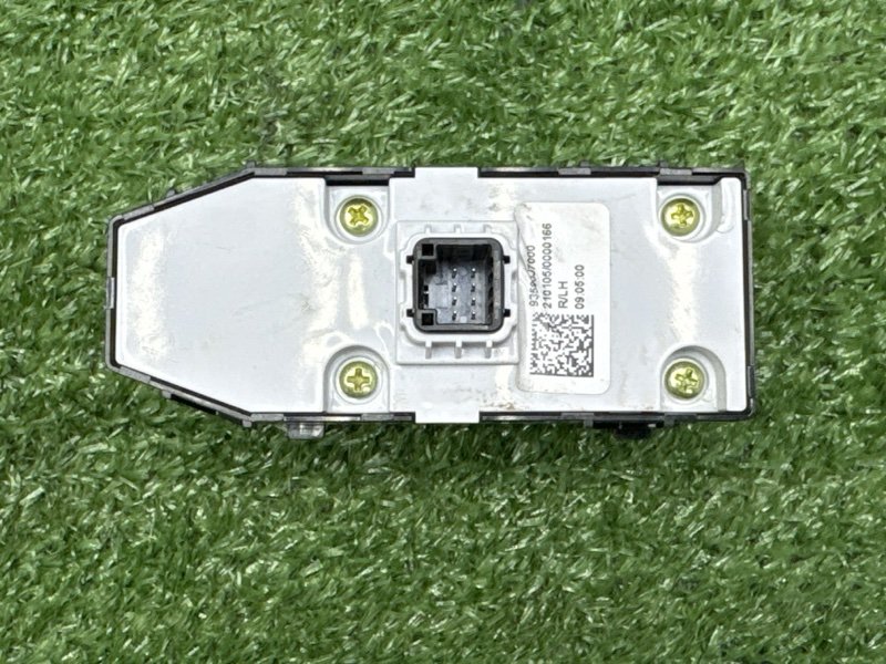 Кнопка стеклоподъемника Kia Ceed 3 2021 SW