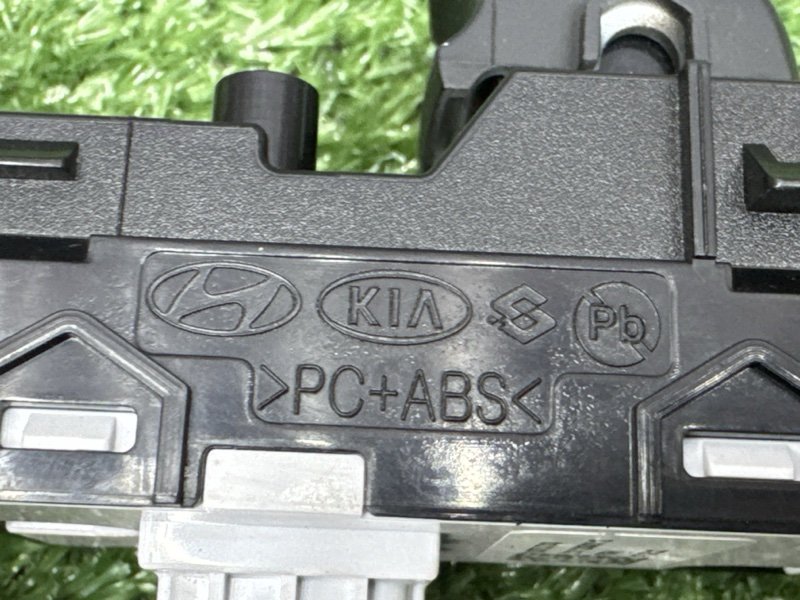 Кнопка стеклоподъемника Kia Ceed 3 2021 SW