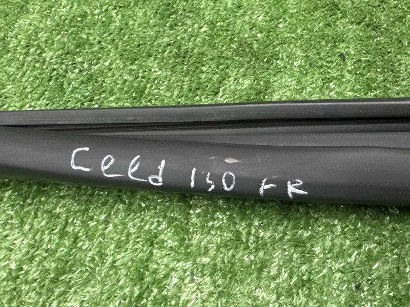 Уплотнитель стекла направляющий Kia Ceed 3 2021 SW