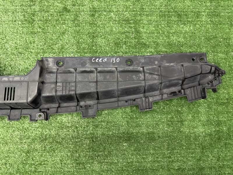 Накладка замка капота Kia Ceed 3 2021 SW