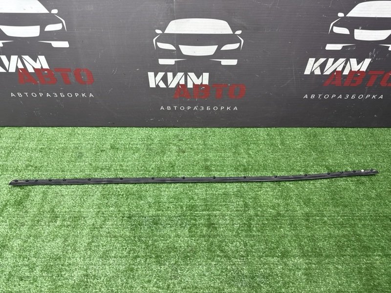 Уплотнитель капота Kia Ceed 3 2021 SW